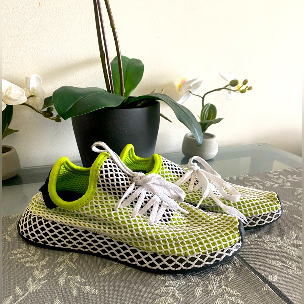 ADIDAS DEERUPT SNEAKERS